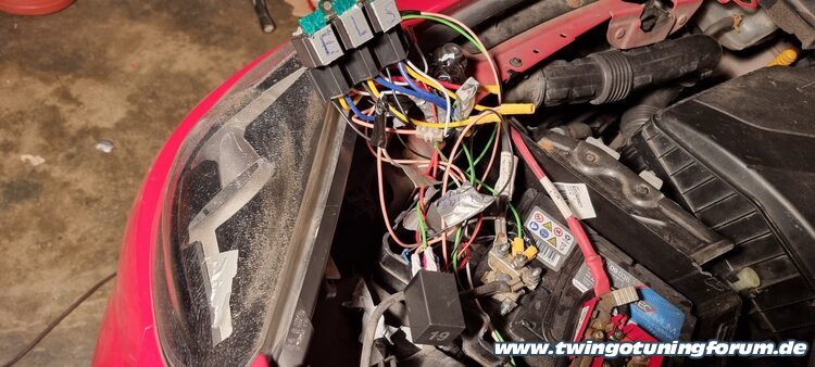 [Bild: twingo-02200328-OJE.jpg]