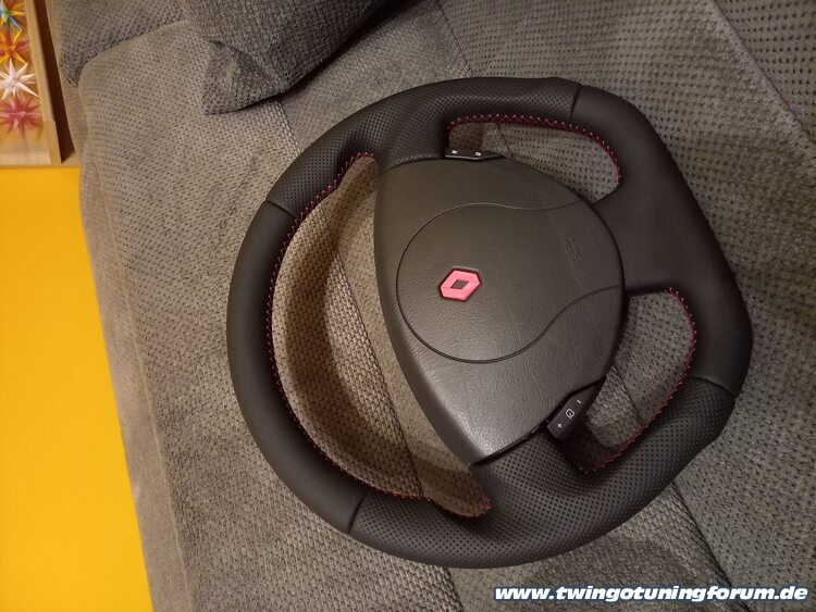 [Bild: twingo-03111051-is2.jpg]