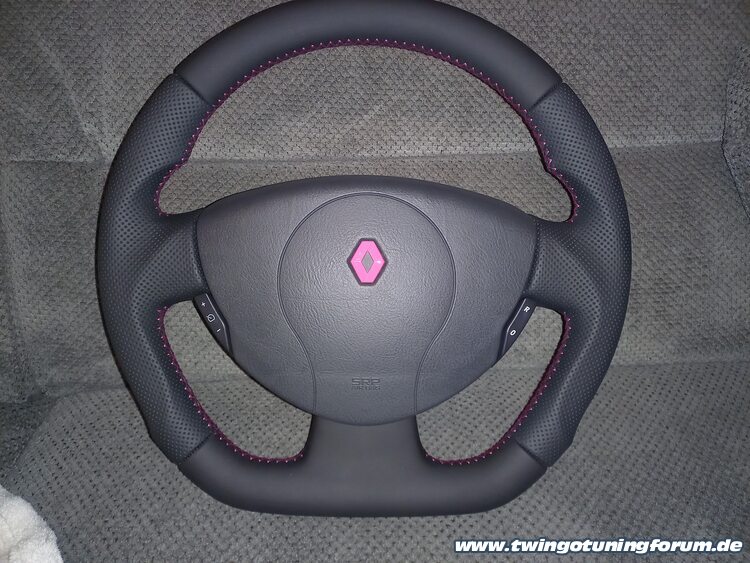 [Bild: twingo-03111115-uBR.jpg]