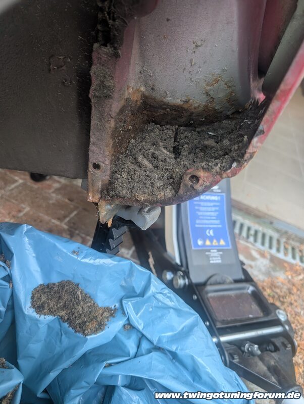 [Bild: twingo-12130030-qWB.jpg]