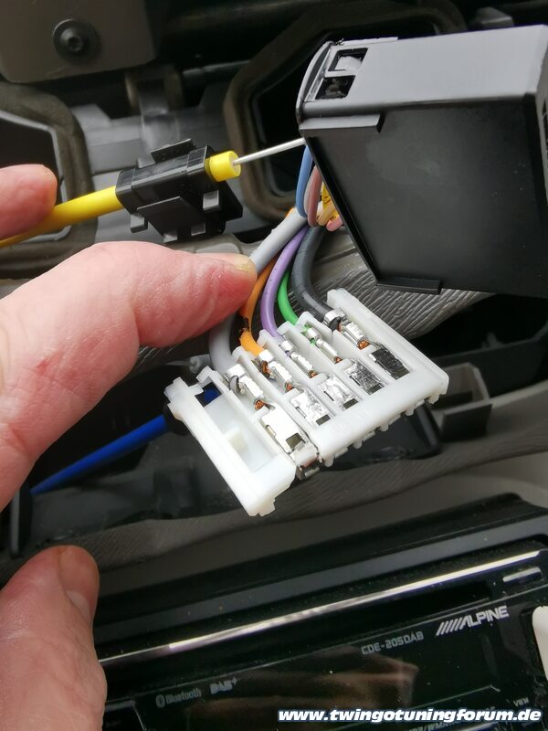 [Bild: twingo-13175913-roW.jpg]