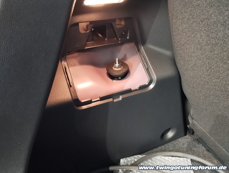 [Bild: twingo-14220806-VZv.jpg]