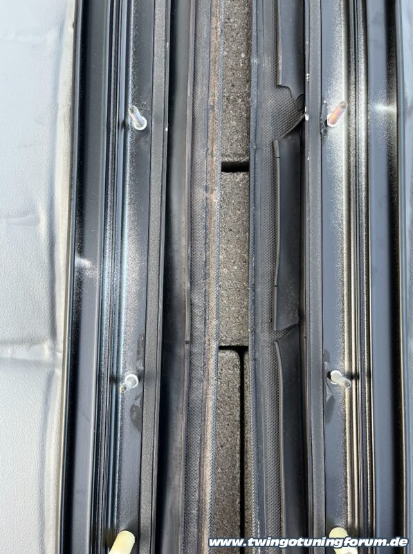 [Bild: twingo-17160906-2tW.jpg]