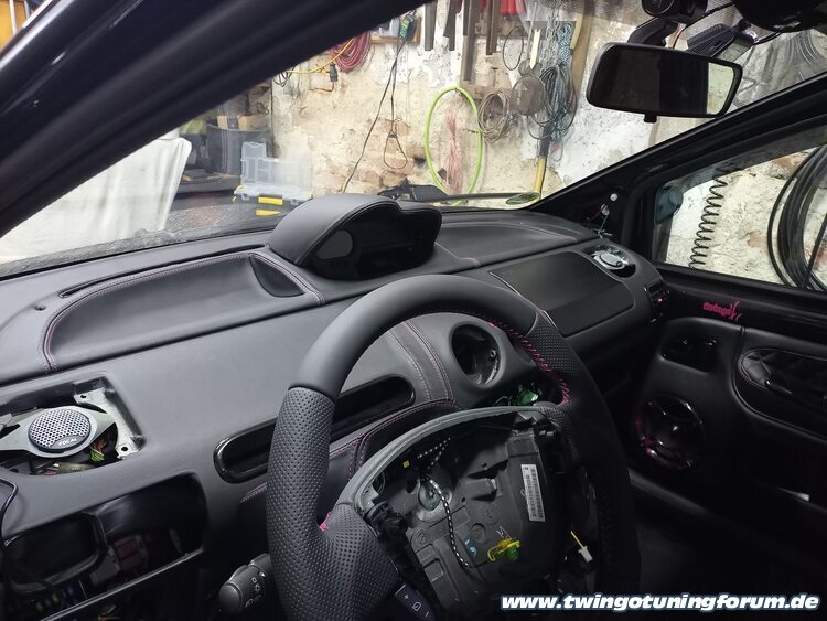 [Bild: twingo-17195221-tCx.jpg]