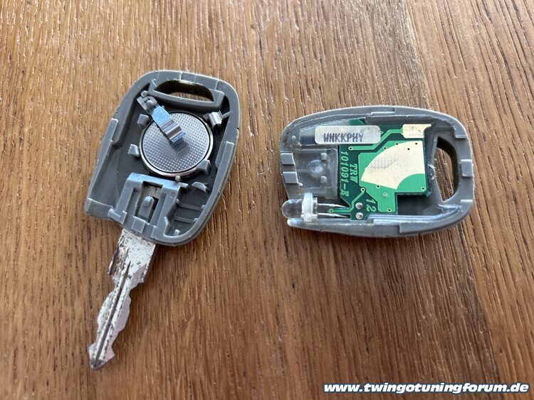 [Bild: twingo-19103318-A2U.jpg]