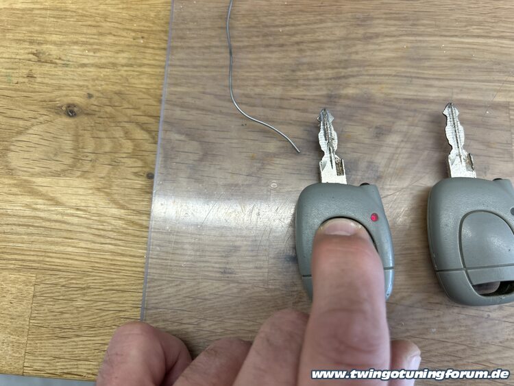 [Bild: twingo-21174223-SlA.jpg]