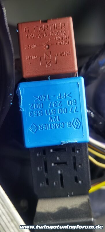 [Bild: twingo-23232028-LP7.jpg]