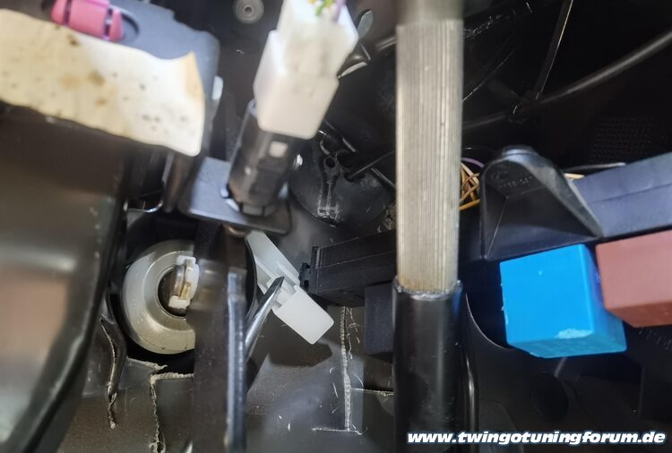[Bild: twingo-23233015-6MK.jpg]