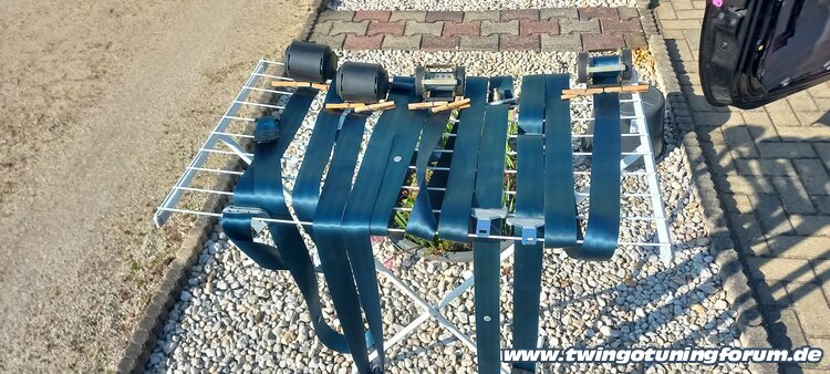 [Bild: twingo-26080947-gSc.jpg]