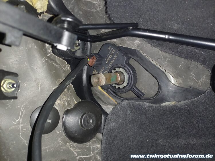 [Bild: twingo-21173548-mAT.jpg]