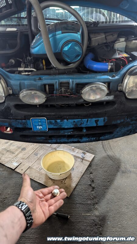 [Bild: twingo-14074335-7su.jpg]