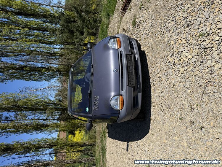 [Bild: twingo-18091918-mX9.jpg]