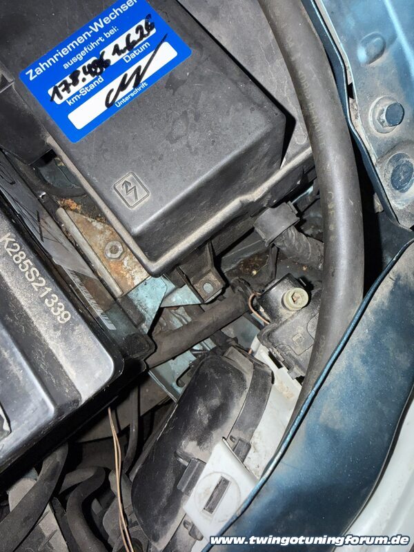 [Bild: twingo-02225439-byY.jpg]