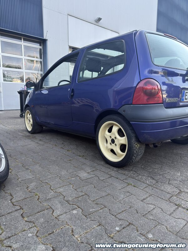 [Bild: twingo-09010109-xGi.jpg]