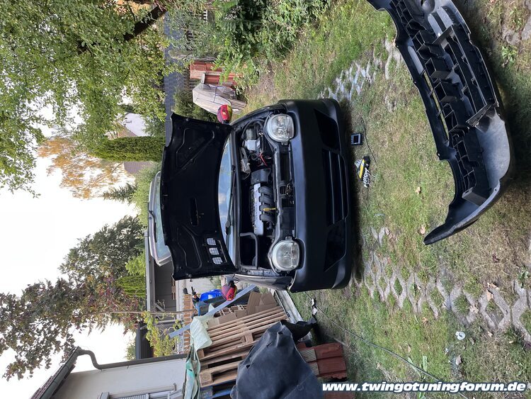 [Bild: twingo-13004625-aeM.jpg]