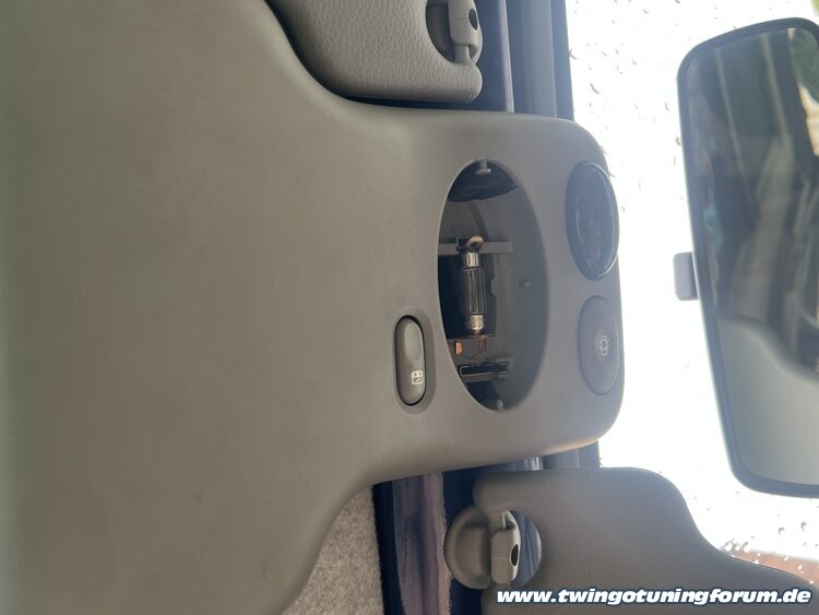 [Bild: twingo-14170751-gL1.jpg]