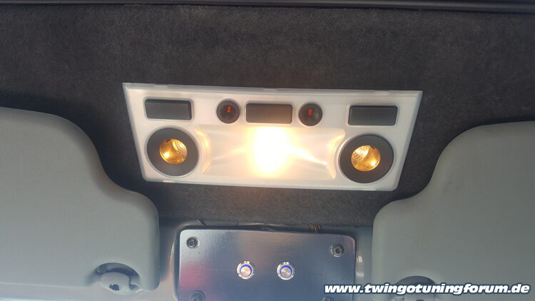 [Bild: twingo-18120440-HvK.jpg]