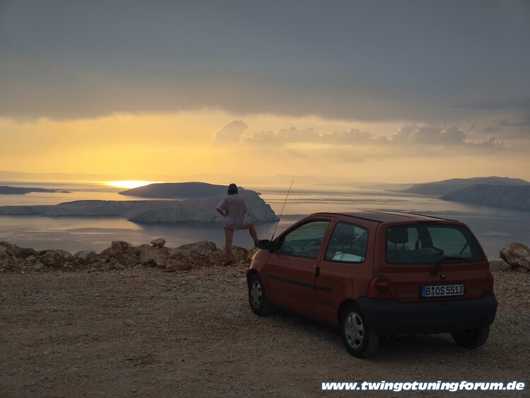 [Bild: twingo-24131915-mBA.jpg]