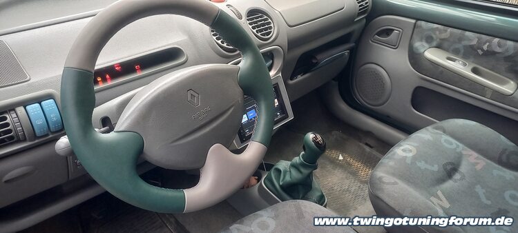 [Bild: twingo-14220558-5Y2.jpg]