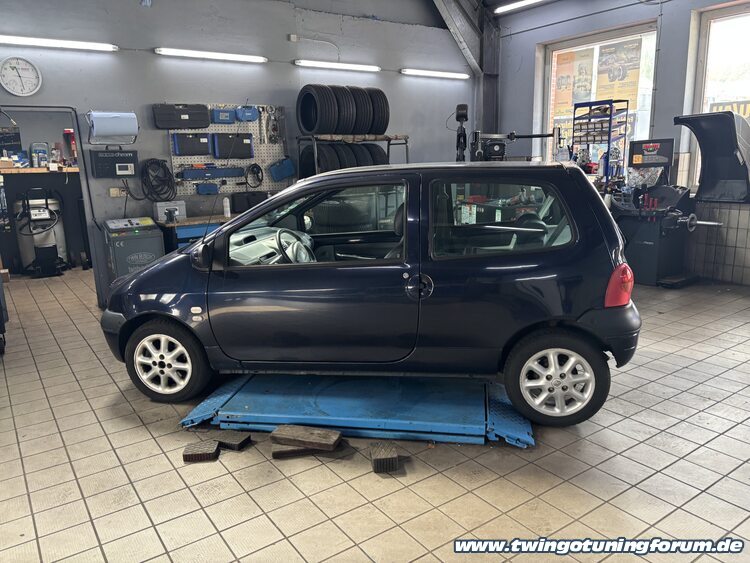 [Bild: twingo-15101454-5h9.jpg]