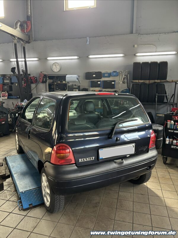 [Bild: twingo-15101529-kyN.jpg]