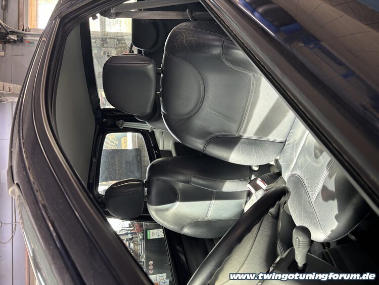 [Bild: twingo-15101555-Ye1.jpg]