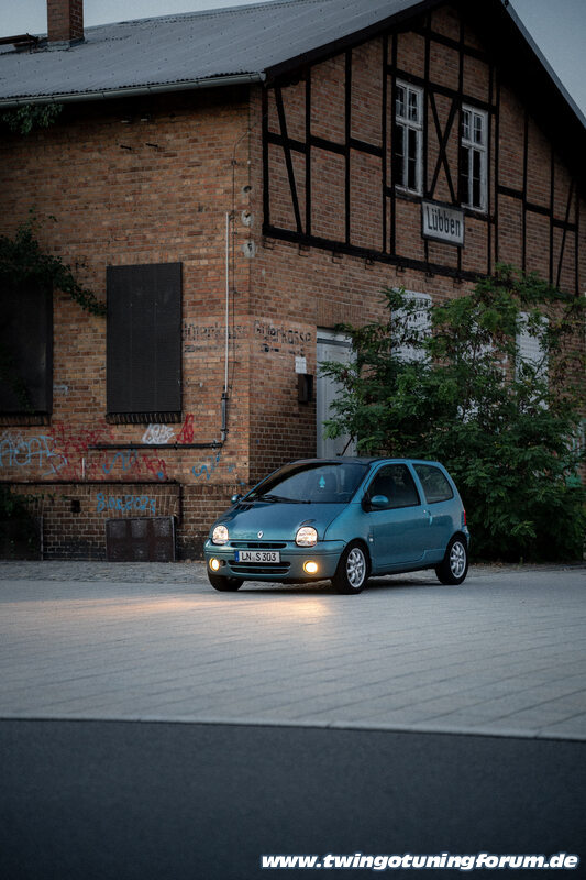[Bild: twingo-16162051-uNQ.jpg]