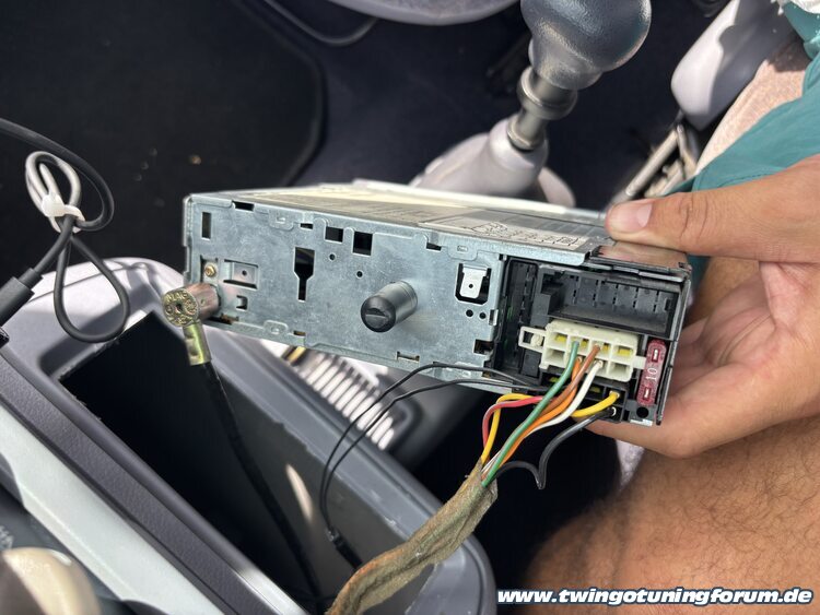[Bild: twingo-02124805-uKB.jpg]