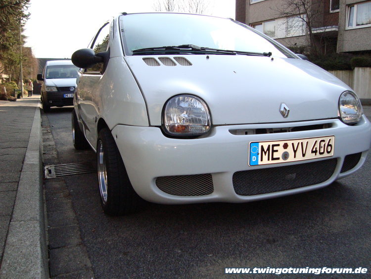 [Bild: twingo-09262145639-fK.jpg]