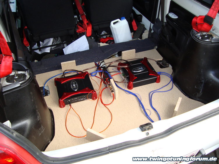 [Bild: twingo-09306195423-LxY.jpg]