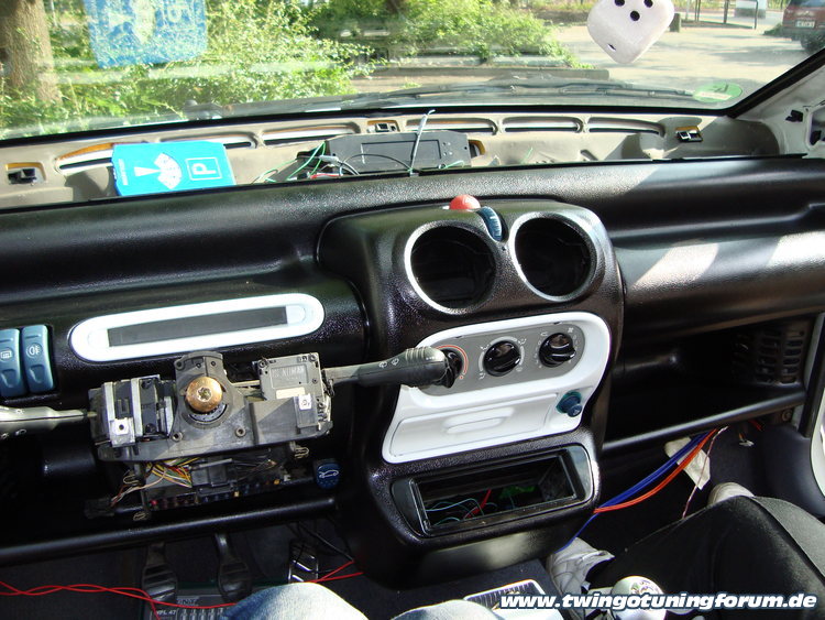 [Bild: twingo-09306195840-GBx.jpg]
