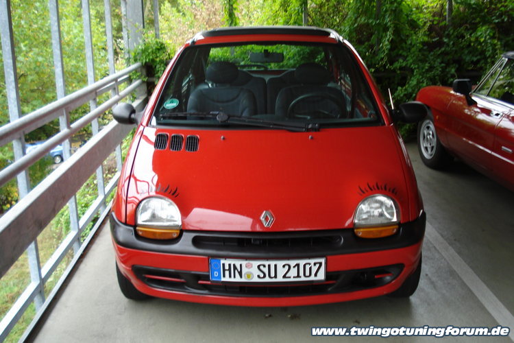 [Bild: twingo-10192101353-HxO.jpg]