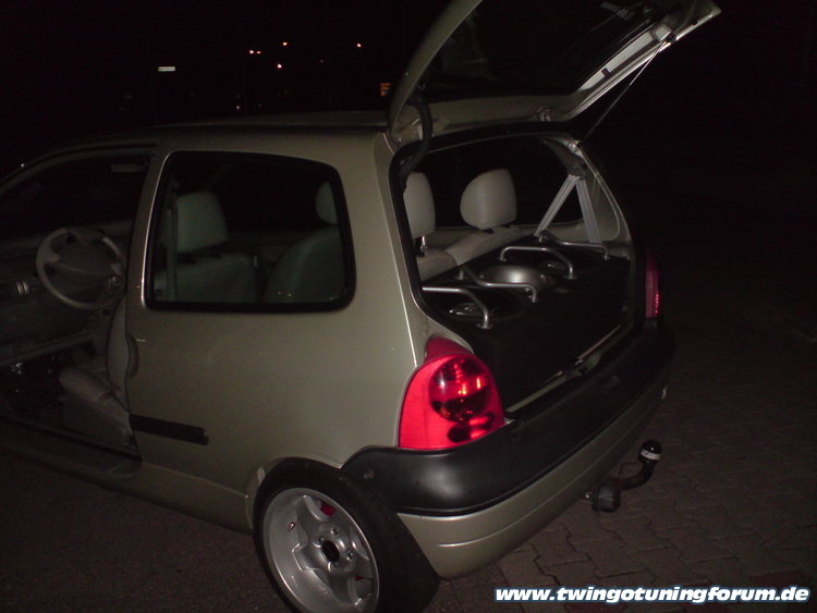 [Bild: twingo-10216091810-UYK.jpg]