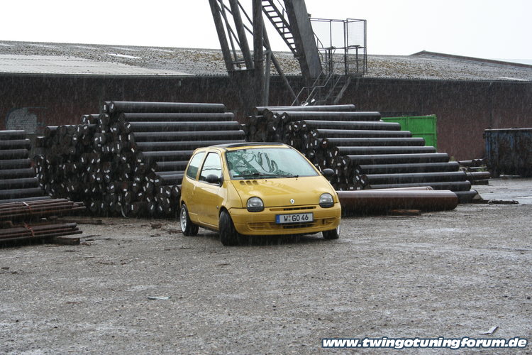 [Bild: twingo-10220165339-o7x.jpg]