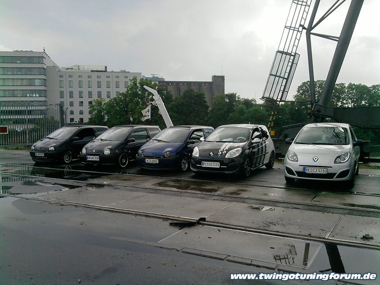 [Bild: twingo-10220175334-Drr.jpg]