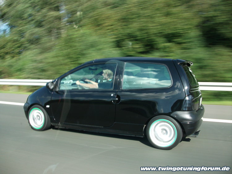 [Bild: twingo-10249162614-n9v.jpg]