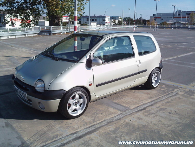 [Bild: twingo-10265104733-ufC.jpg]