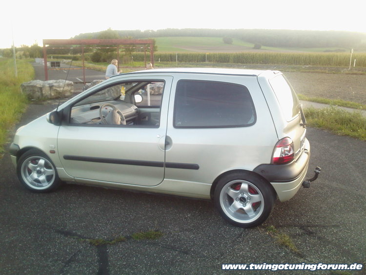 [Bild: twingo-10265223241-KOB.jpg]