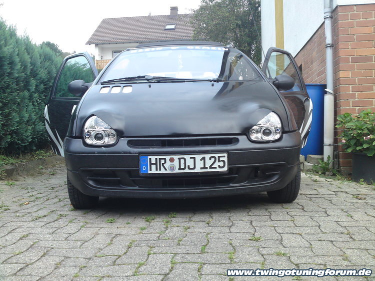 [Bild: twingo-10281225213-VnB.jpg]