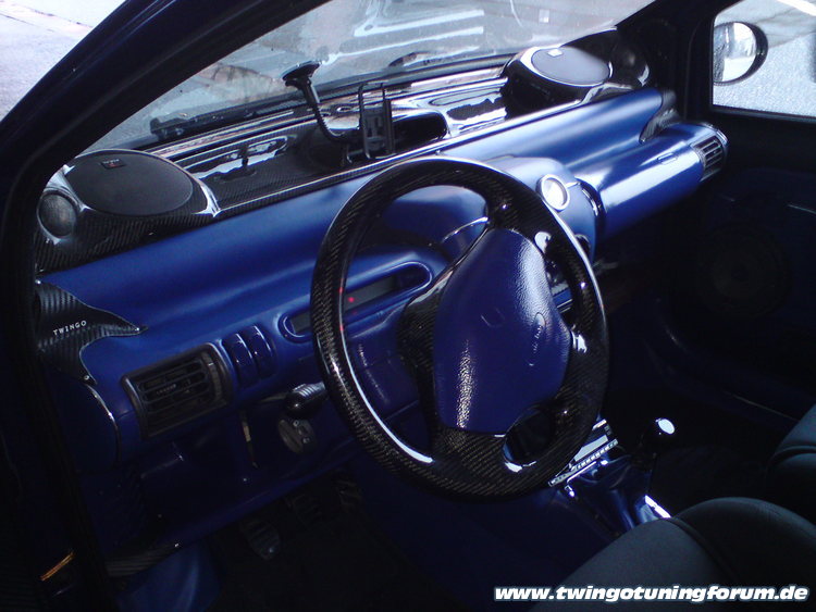 [Bild: twingo-11044123421-oHr.jpg]